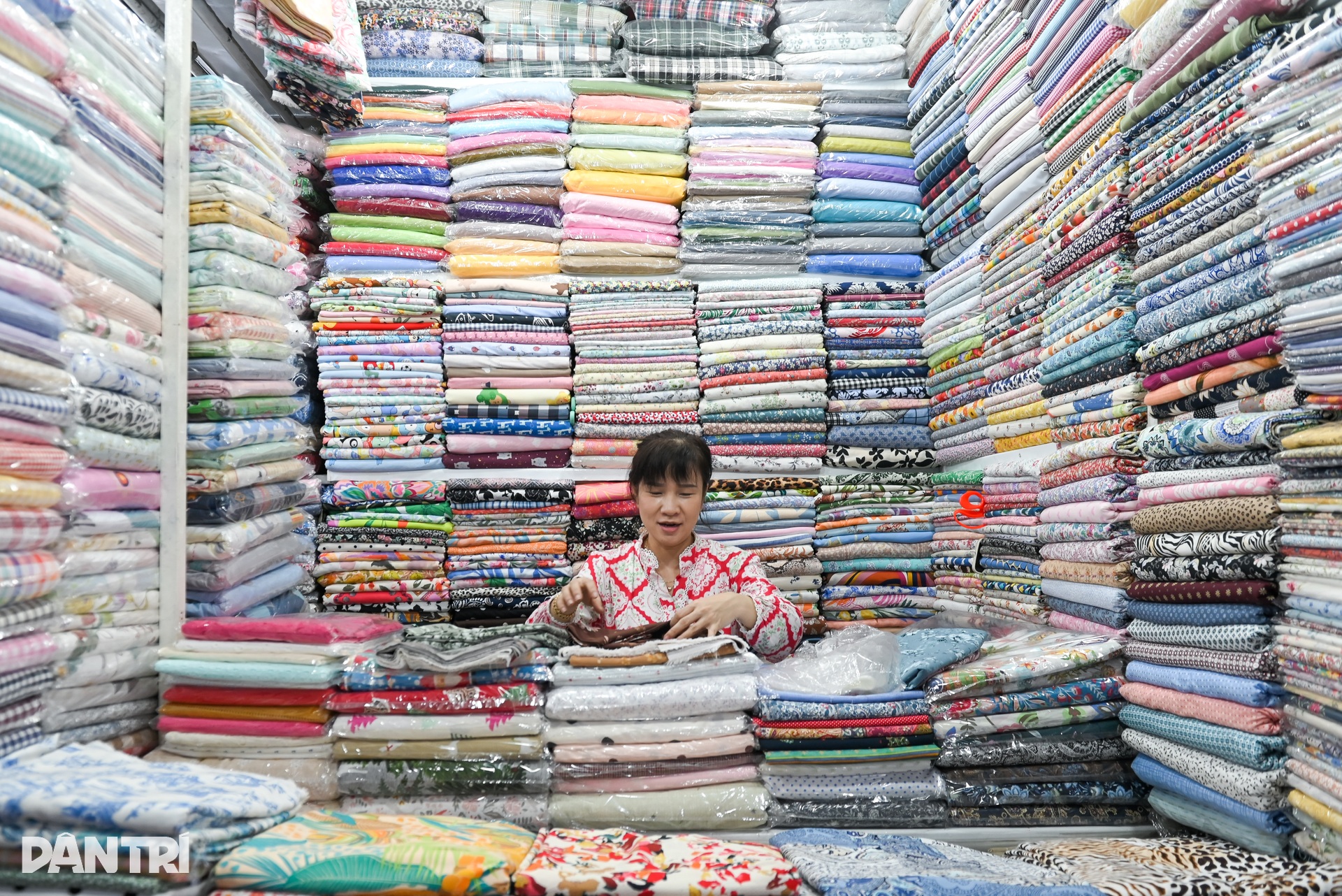 ຊົມເຊີຍຕະຫຼາດເຕິນດິ້ງ, ລົມຫາຍໃຈຂອງໄຊງ່ອນເກົ່າໃນໃຈກາງເມືອງ - 8 Ngắm chợ Tân Định, hơi thở Sài Gòn xưa giữa lòng đô thị - 8