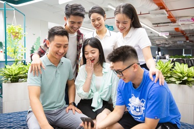 Nhận ưu đãi tới 350.000 đồng và cơ hội trúng iPhone 14 Pro với VCB Digibank