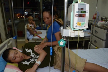 Mắc bệnh ung thư, cậu bé 15 tuổi sống lay lắt như đèn trước gió