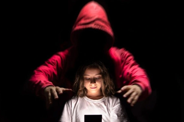 Facebook và Instagram bị "tố" tiếp tay cho những kẻ ấu dâm