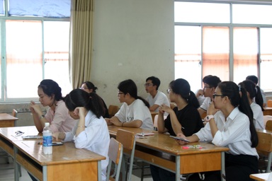 Nhiều trường đại học có điểm chuẩn trúng tuyển ở mức 13-14