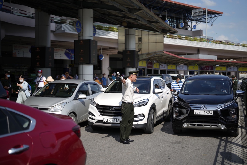 Đề xuất điều chỉnh quy hoạch để hạ nhiệt ùn tắc sân bay Nội Bài - 1 Đề xuất điều chỉnh quy hoạch để hạ nhiệt ùn tắc sân bay Nội Bài - 1