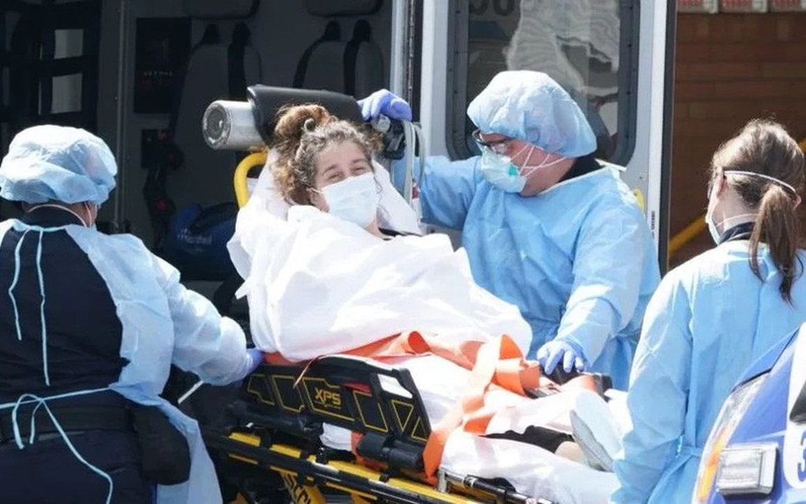 Chuyên gia Mỹ cảnh báo sóng thần Omicron với người chưa tiêm vaccine - 1 Chuyên gia Mỹ cảnh báo sóng thần Omicron với người chưa tiêm vaccine - 1