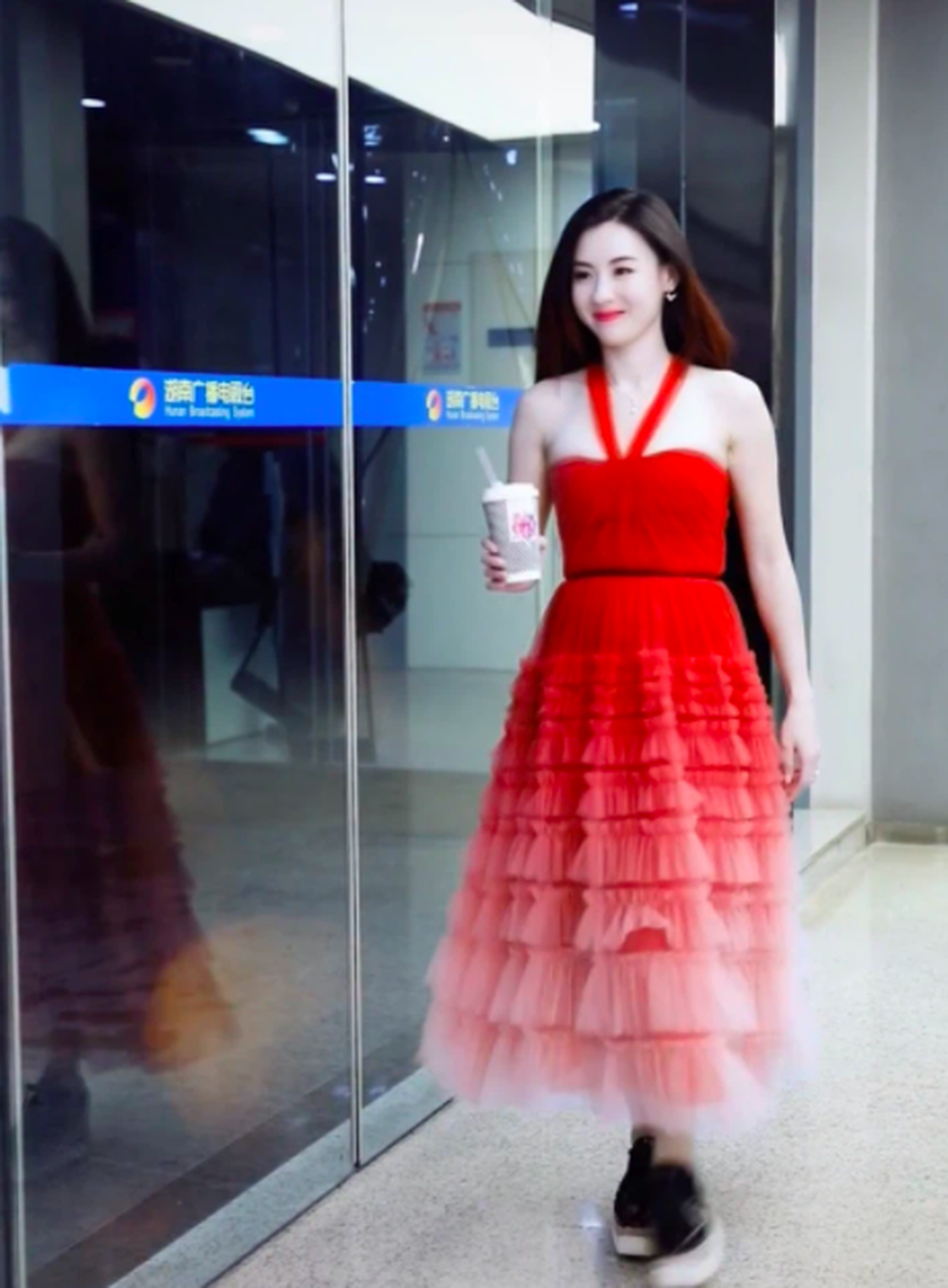 Trương Bá Chi trẻ đẹp như teen girl, kiếm bộn tiền nhờ tin đồn bầu bí - 11