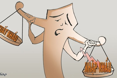 "Bóng ma" nhập siêu trở lại