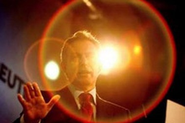 Tony Blair gặp hạn