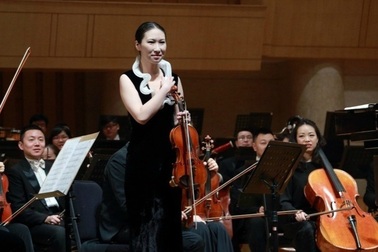 Nữ nghệ sĩ violin trẻ tài năng của Trung Quốc nhảy lầu tự vẫn