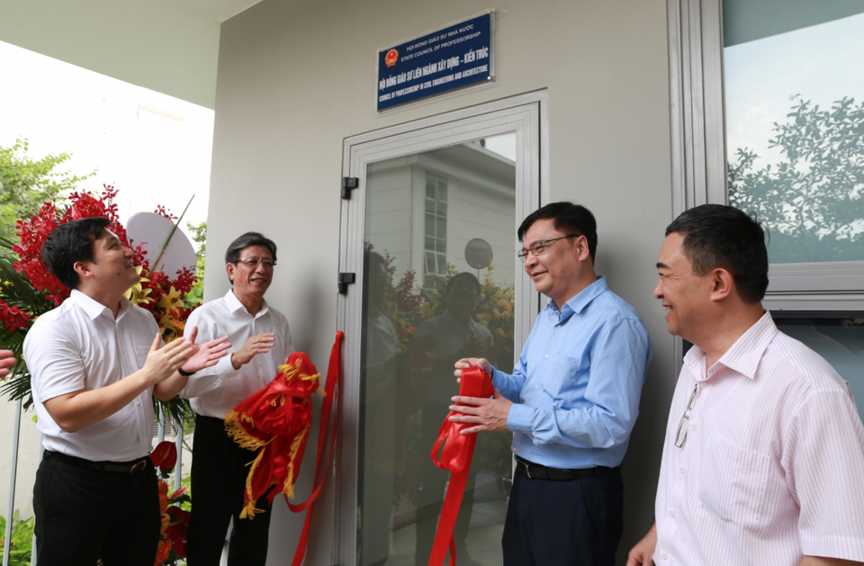 Khai trương Văn phòng Hội đồng Giáo sư liên ngành Xây dựng - Kiến trúc - 4 Khai trương Văn phòng Hội đồng Giáo sư liên ngành Xây dựng - Kiến trúc - 4