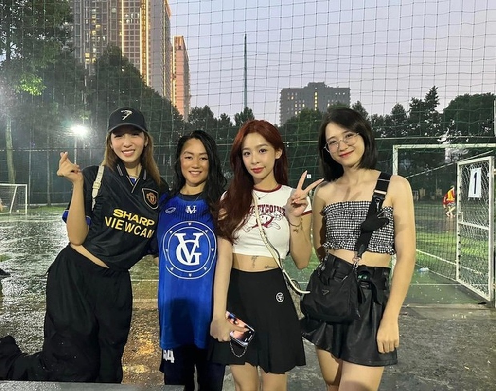 Đội hình phu nhân xinh đẹp, gợi cảm của các rapper Việt - 1 Đội hình phu nhân xinh đẹp, gợi cảm của các rapper Việt - 1