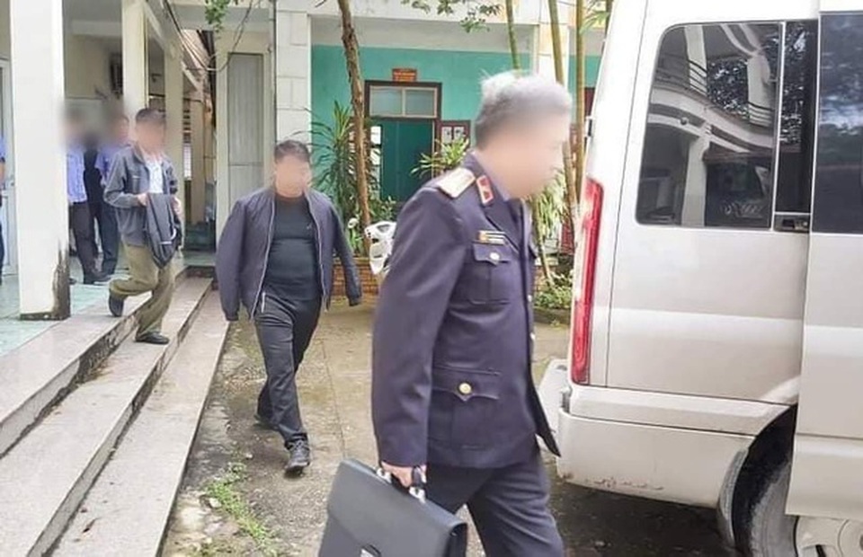 Trưởng công an dùng nhục hình với nghi phạm đối diện hình phạt nặng cỡ nào? - 1 Trưởng công an dùng nhục hình với nghi phạm đối diện hình phạt nặng cỡ nào? - 1