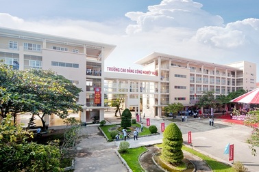 Sa thải nhân viên trường Cao đẳng vì cài đáp án thi vào máy tính thí sinh