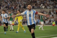 Messi lập hat-trick giúp Argentina hạ Bolivia 6-0, Brazil thắng đậm Peru