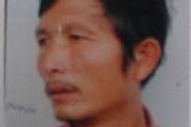 Làm nhục, hành hạ trẻ em chỉ vì bó mía