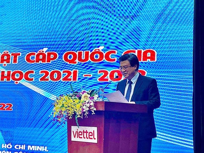 Thứ trưởng Bộ GD&ĐT Nguyễn Hữu Độ phát biểu tại buổi lễ. Ảnh moet.gov.vn