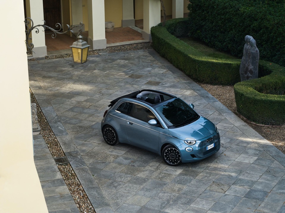 Fiat 500 thế hệ mới - mỹ nhân của làng xe chạy điện - 2 Fiat 500 thế hệ mới - mỹ nhân của làng xe chạy điện - 2
