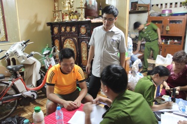 Bắt quả tang cơ sở làm giả hàng ngàn chai thuốc thuốc bảo vệ thực vật