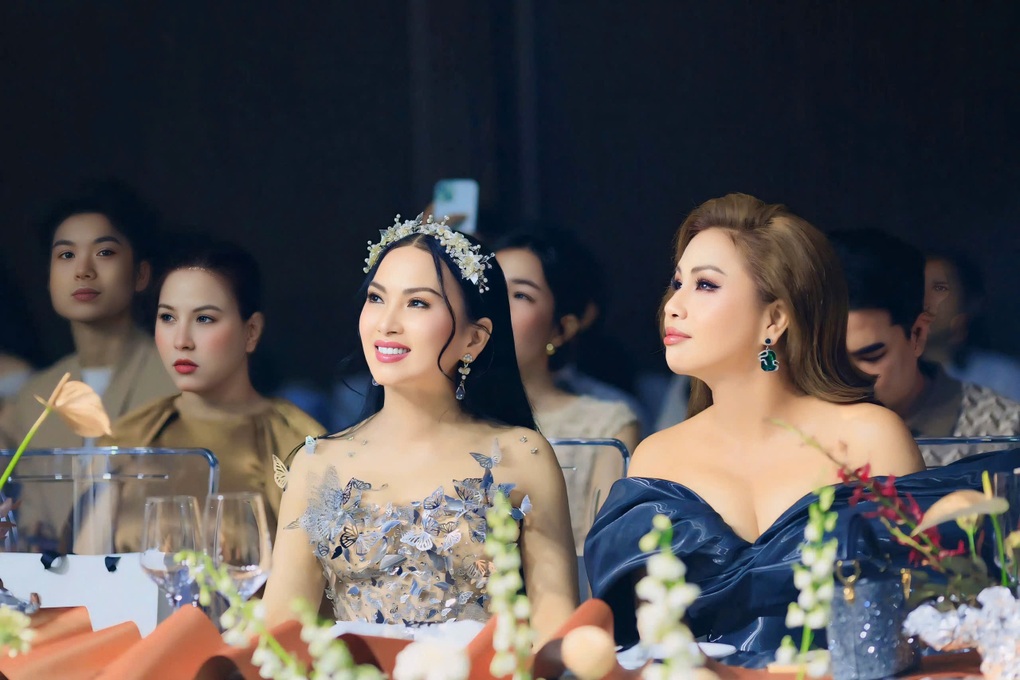 Chị em Hà Phương - Minh Tuyết hội ngộ, gây chú ý vì nhan sắc trẻ trung - 2 Chị em Hà Phương - Minh Tuyết hội ngộ, gây chú ý vì nhan sắc trẻ trung - 2