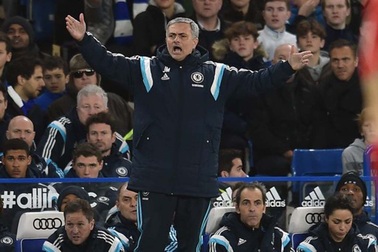 Tức giận với FA, Mourinho lại bỏ họp báo