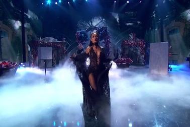 Cặp đôi phi dao “đùa giỡn tử thần” cũng ra đi