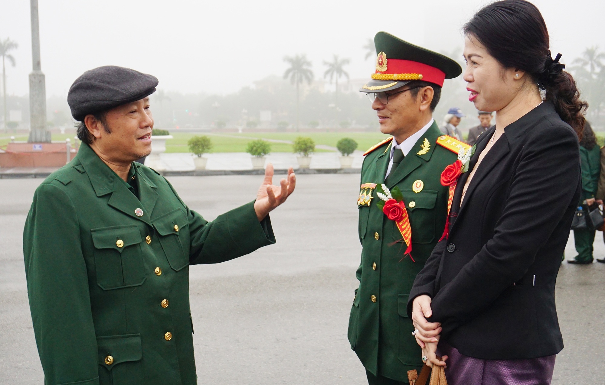 Người lính pháo binh và vành tang trắng trong ngày toàn thắng - 3 Người lính pháo binh và vành tang trắng trong ngày toàn thắng - 3