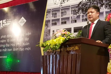 TS. Đàm Quang Minh phát biểu tại lễ ra mắt ban lãnh đạo mới trường Đại học Phú Xuân - Huế