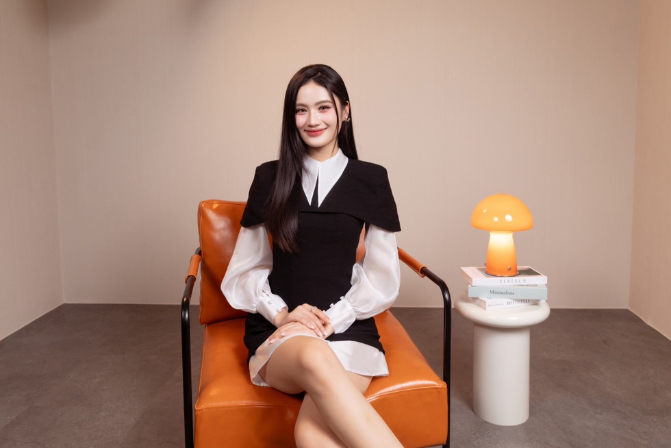 Hoa hậu Ý Nhi: Tôi vẫn có hậu phương vững chắc - 5 Hoa hậu Ý Nhi: Tôi vẫn có hậu phương vững chắc - 5