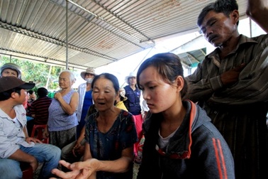 Một nghi can treo cổ chết trong nhà tạm giữ