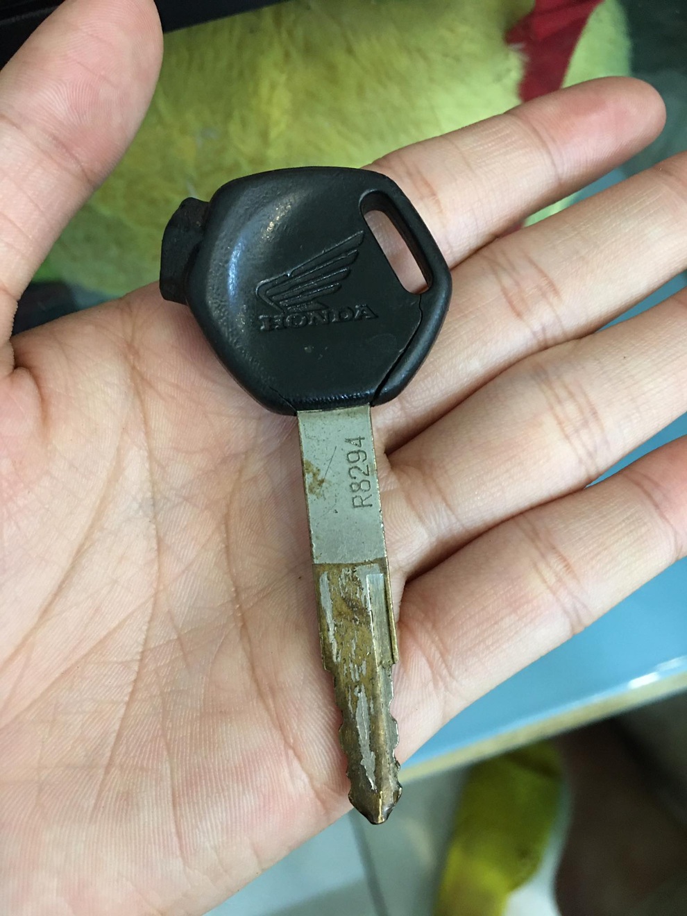 Clip cô gái mặc váy tung cước đá bay trộm xe máy khiến dân mạng trầm trồ - 6 Clip cô gái mặc váy tung cước đá bay trộm xe máy khiến dân mạng trầm trồ - 6