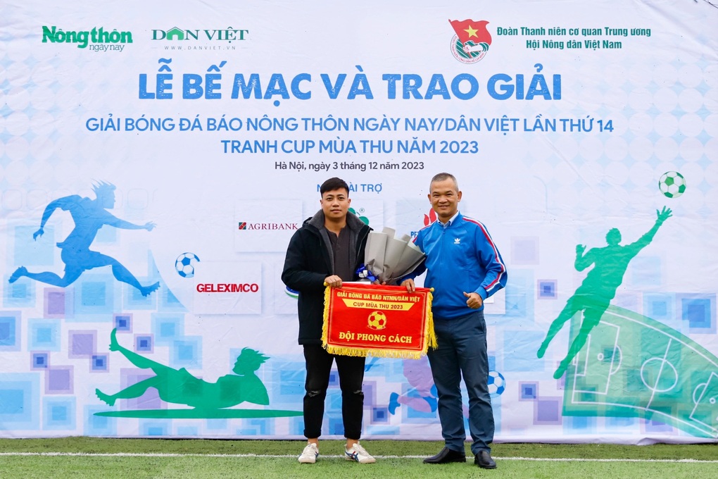 FC Dân trí giành giải phong cách Giải bóng đá Báo NTNN/Dân Việt lần thứ 14 - 2 FC Dân trí giành giải phong cách Giải bóng đá Báo NTNN/Dân Việt lần thứ 14 - 2