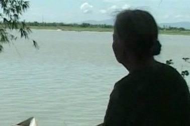 Người mẹ khốn khổ 10 năm chờ con về ăn Tết trong vô vọng