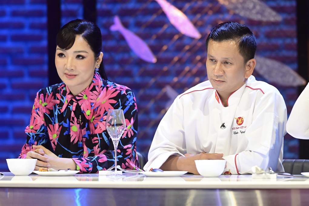 Hoa hậu Giáng My diện đồ trẻ trung, thích thú khi chấm thi ẩm thực - 2 Hoa hậu Giáng My diện đồ trẻ trung, thích thú khi chấm thi ẩm thực - 2