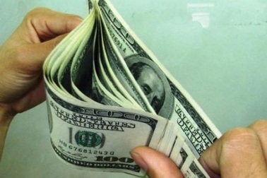 Khó khăn, công ty địa ốc vẫn đãi ngộ bằng lương ngàn đô