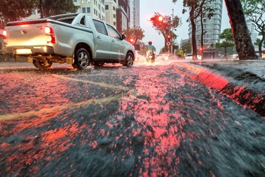 Sau trận lụt lịch sử, Đà Nẵng nguy cơ đón mưa lớn 200mm