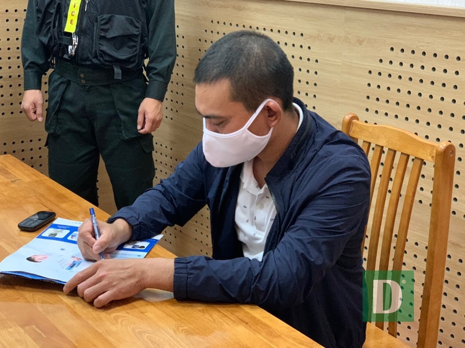 Khởi tố, tạm giam đối tượng hành hung Đại úy Công an - 2 Khởi tố, tạm giam đối tượng hành hung Đại úy Công an - 2