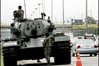 Thái Lan chấm dứt tình trạng thiết quân luật 