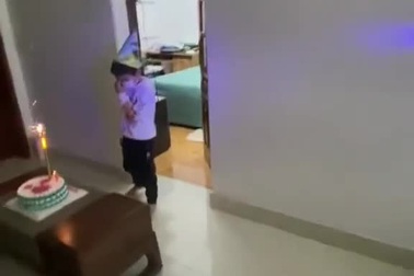 Bữa tiệc sinh nhật đặc biệt của "cậu bé F0"