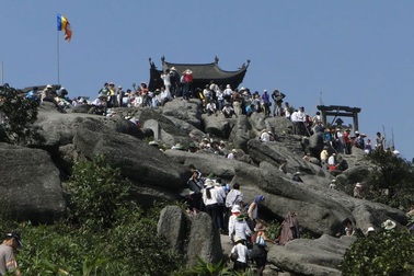 Quảng Ninh: Từ đầu năm 2018 du khách tham quan Yên Tử sẽ phải mua vé