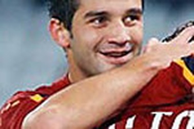 Roma phủ nhận tin đồn liên quan đến Chivu