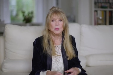 Chuyện tình tay ba của cựu thành viên The Beatles gây sốt trở lại