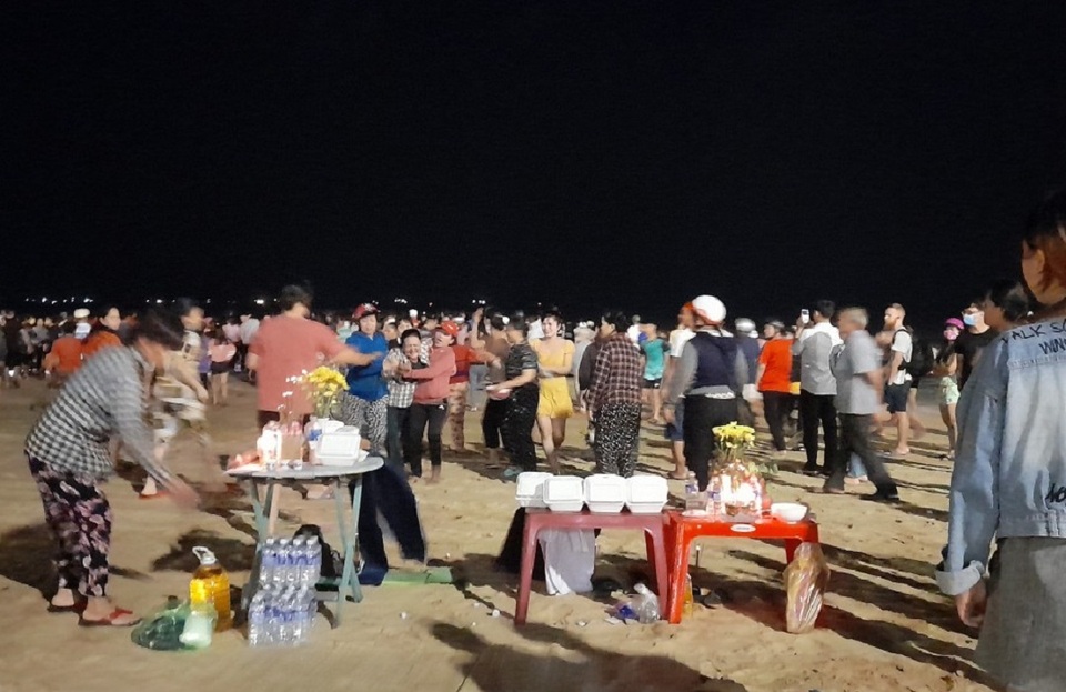 Tắm biển, 2 học sinh lớp 9 chết đuối thương tâm - 1 Tắm biển, 2 học sinh lớp 9 chết đuối thương tâm - 1