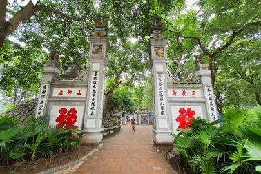 Nhiều di tích, danh lam thắng cảnh tại Hà Nội vẫn mở cửa nhưng không có khách