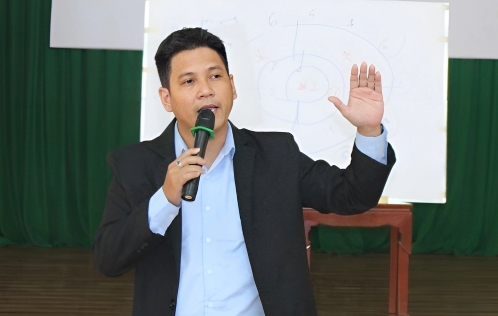Chồng than trời vì vợ kỳ thị tiếng Việt, bắt cha con phải nói tiếng Anh - 3 Chồng than trời vì vợ kỳ thị tiếng Việt, bắt cha con phải nói tiếng Anh - 3