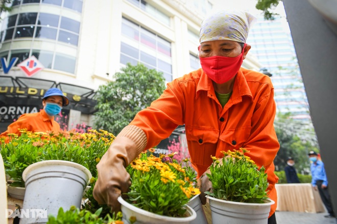 Hà Nội khoác áo mới rực rỡ chào đón Tết Tân Sửu 2021 - 22 Hà Nội khoác áo mới rực rỡ chào đón Tết Tân Sửu 2021 - 22