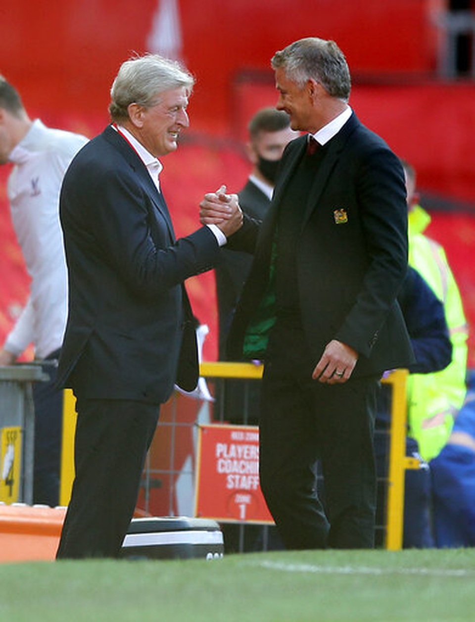 Man Utd 1-3 Crystal Palace: Điểm sáng nhỏ từ Van de Beek - 14 Man Utd 1-3 Crystal Palace: Điểm sáng nhỏ từ Van de Beek - 14