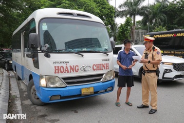267 tài xế bị xử phạt trong ngày đầu tổng kiểm soát xe kinh doanh vận tải