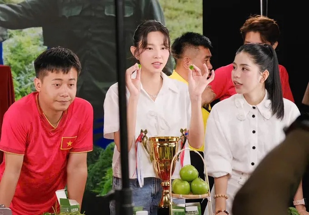 Hoa hậu Thùy Tiên từng nổ về kẹo rau Kera thế nào trước khi bị khởi tố? - 2 Hoa hậu Thùy Tiên từng nổ về kẹo rau Kera thế nào trước khi bị khởi tố? - 2
