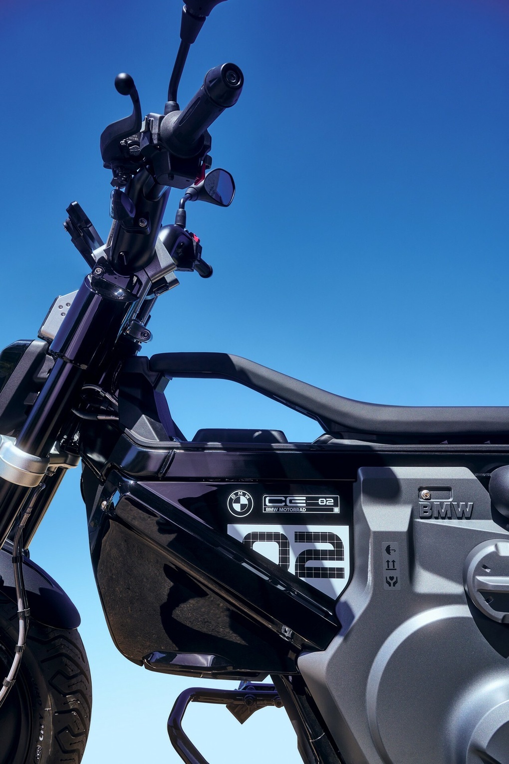 BMW ra mắt xe máy điện có thể tháo rời pin, đi được 90km mỗi lần sạc - 8 BMW ra mắt xe máy điện có thể tháo rời pin, đi được 90km mỗi lần sạc - 8