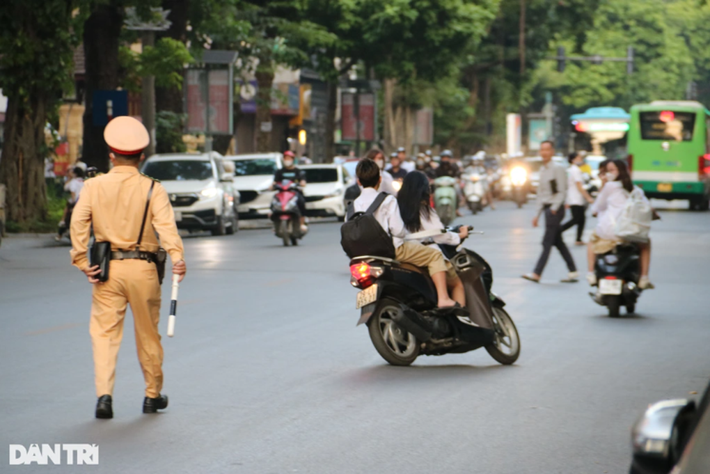 Học sinh vi phạm giao thông sẽ bị gửi thông báo về nhà trường - 3