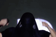 Khoảnh khắc Bi Rain vén áo khoe cơ bụng 6 múi tại Việt Nam gây sốt