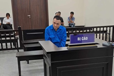 Chém 2 bạn liên tiếp vì mâu thuẫn trong cách gọi nữ tiếp viên karaoke